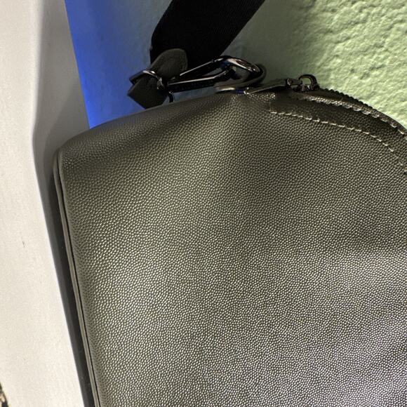 Steve Madden Dome Crossover Purse/ Bag Zip Up Olive Green Color. Good Condition! - Picture 11 of 16